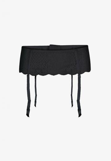 Трусы на бедрах