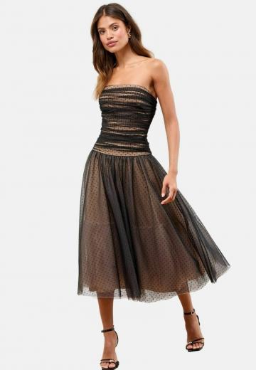 Платье без бретелек