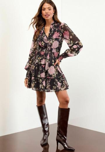 Короткое платье