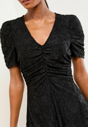 Короткое платье