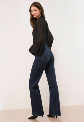 Прямые джинсы