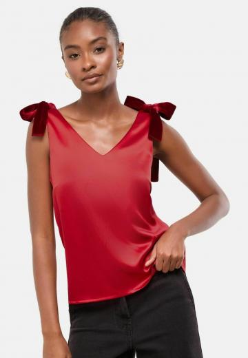 Блузка без рукавов