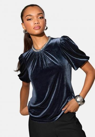 Атласная блузка