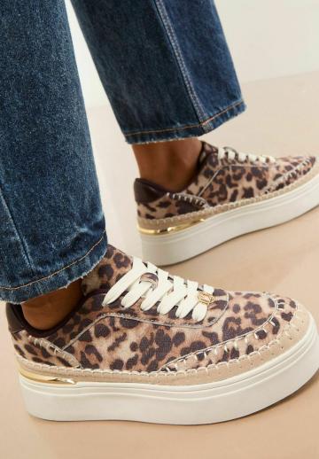 Гандбольные кроссовки