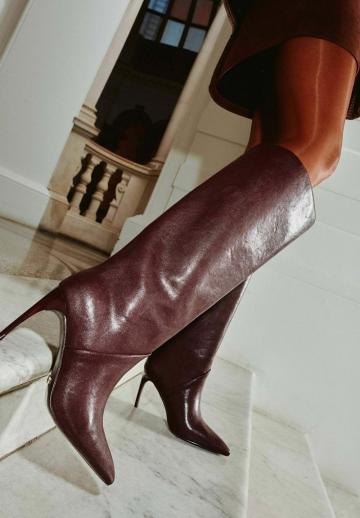 Высокие сапоги