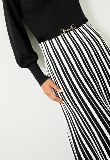 Вязаное платье