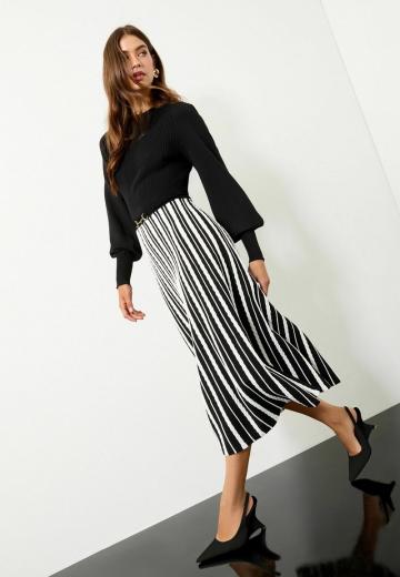 Вязаное платье