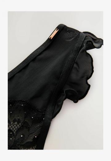 Трусы на бедрах