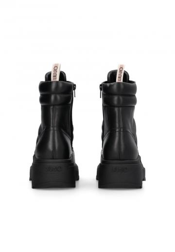 Ботинки на шнуровке