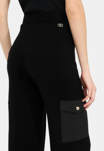 Брюки с накладными карманами