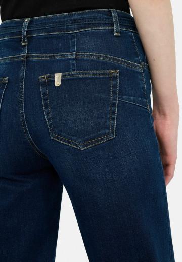 Клешеные джинсы