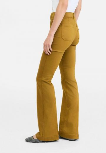 Клешеные брюки