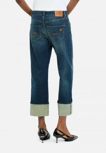 Короткие джинсы