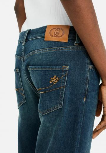 Короткие джинсы