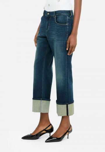 Короткие джинсы