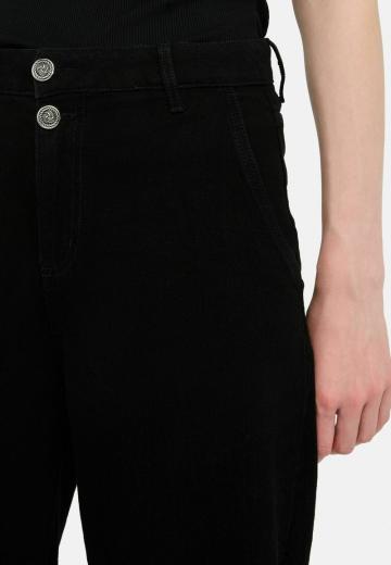 Короткие джинсы