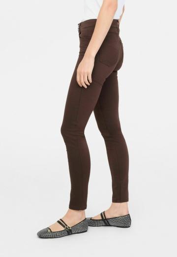 Узкие джинсы