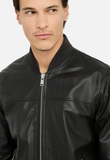 Куртка бомбер