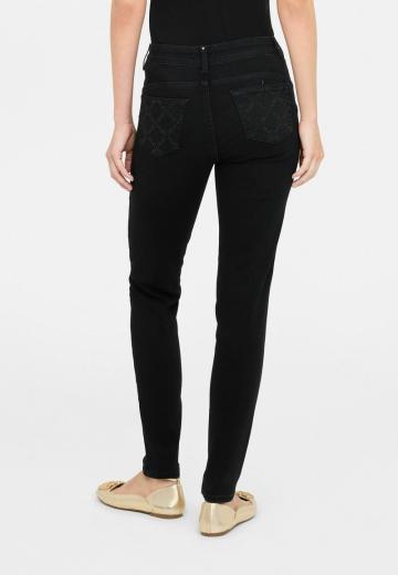 Узкие джинсы