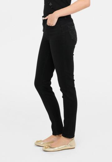 Узкие джинсы