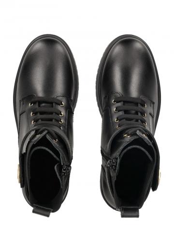 Ботинки на шнуровке