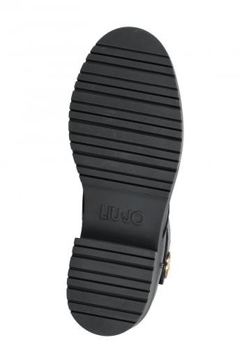 Ботинки на шнуровке