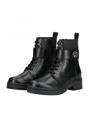 Ботинки на шнуровке