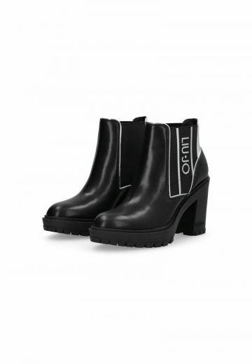 Полусапожки на высоком каблуке