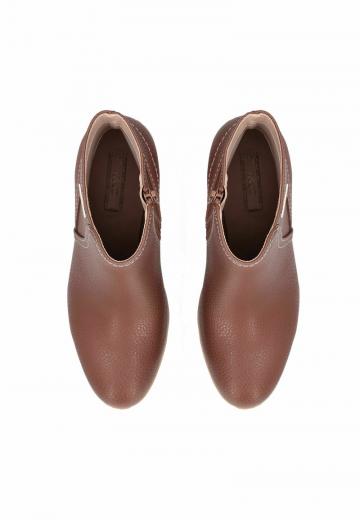 Сапожки на танкетке