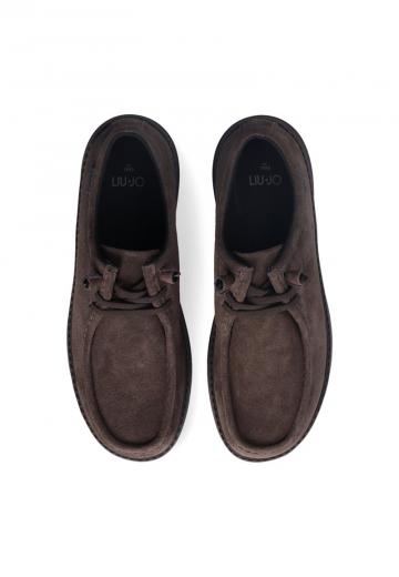 Ботинки на шнуровке