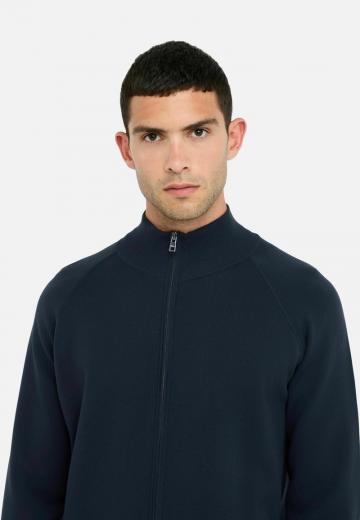 Вязаная кофта