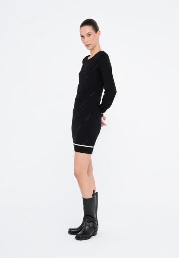 Платье футляр