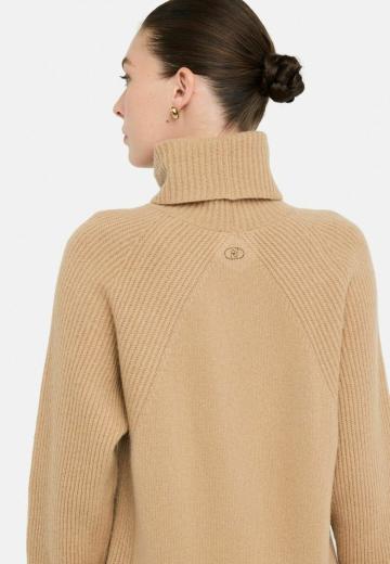 Вязаное платье