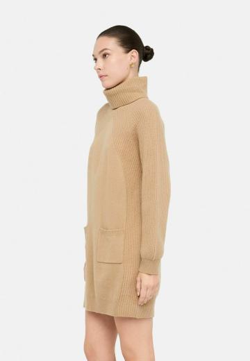 Вязаное платье