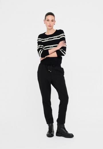 Пуловер в полоску