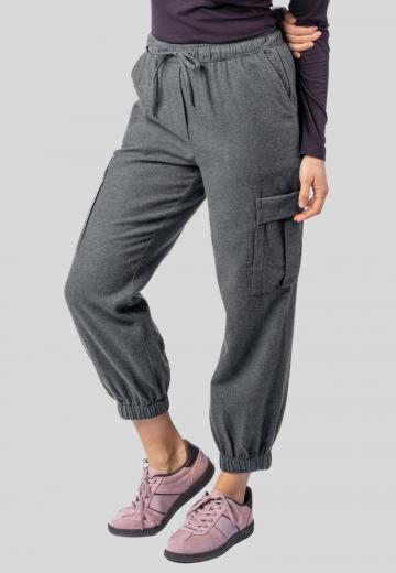 Брюки с накладными карманами