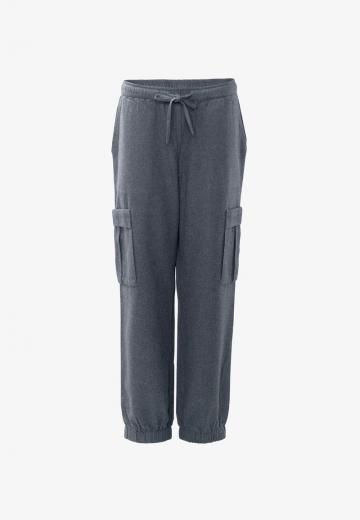 Брюки с накладными карманами