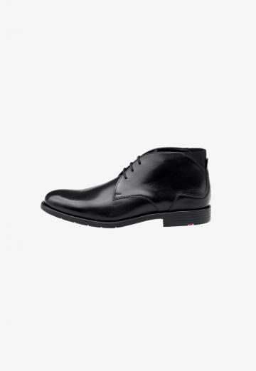 Ботинки на шнуровке