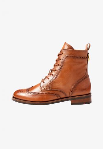 Ботинки на шнуровке