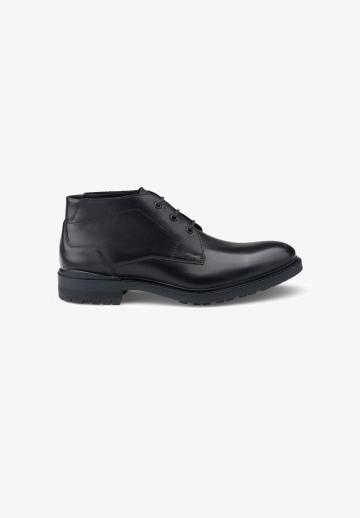 Ботинки на шнуровке