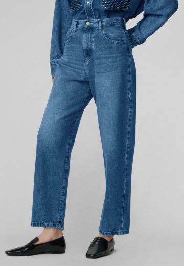 Прямые джинсы