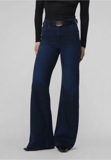 Клешеные джинсы