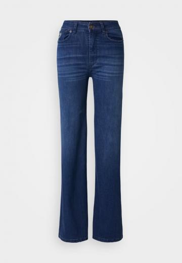 Клешеные джинсы