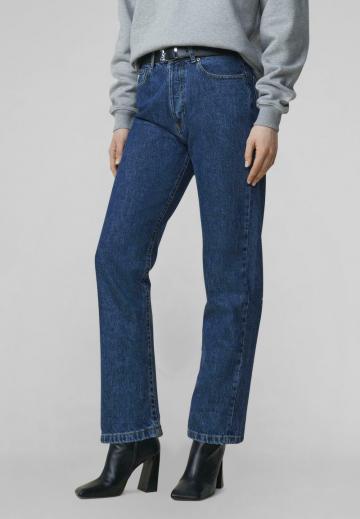Прямые джинсы