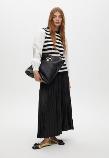 Пуловер в полоску