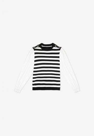 Пуловер в полоску