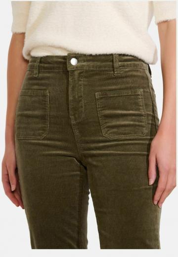 Клешеные брюки