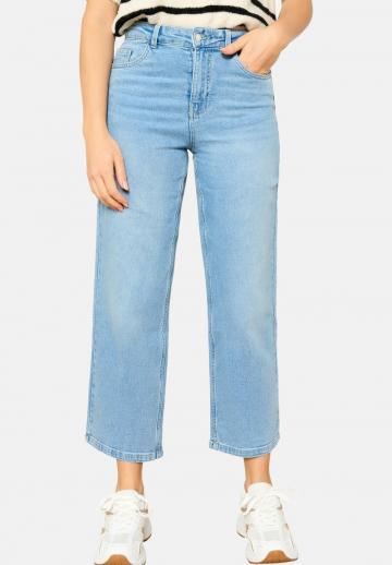 Короткие джинсы