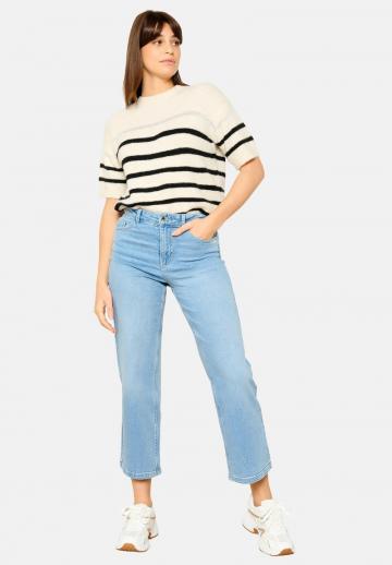 Короткие джинсы