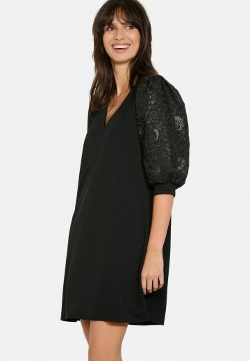 Короткое платье